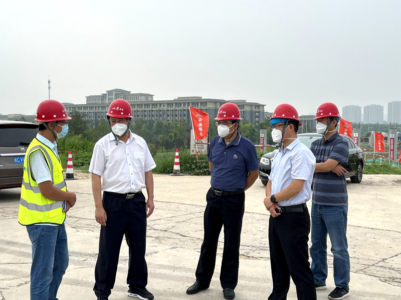 蚌埠市委常委、市委秘書長、懷遠(yuǎn)縣委書記王慶武到G206-03標(biāo)項(xiàng)目調(diào)研指導(dǎo)工作